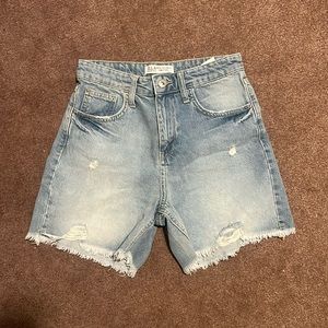 Light wash denim short never worn